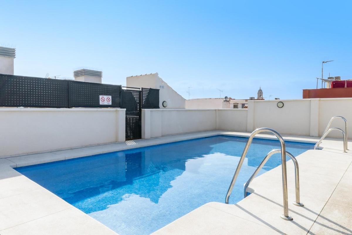 -Malagasunapts- Modern Citycentre Pool&Parking Exterior photo